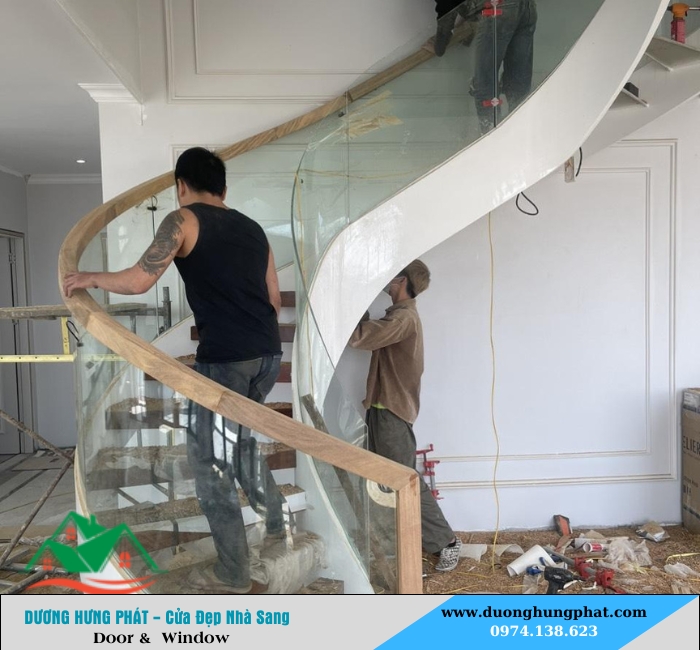 cầu thang kính tại Củ Chi TP.HCM